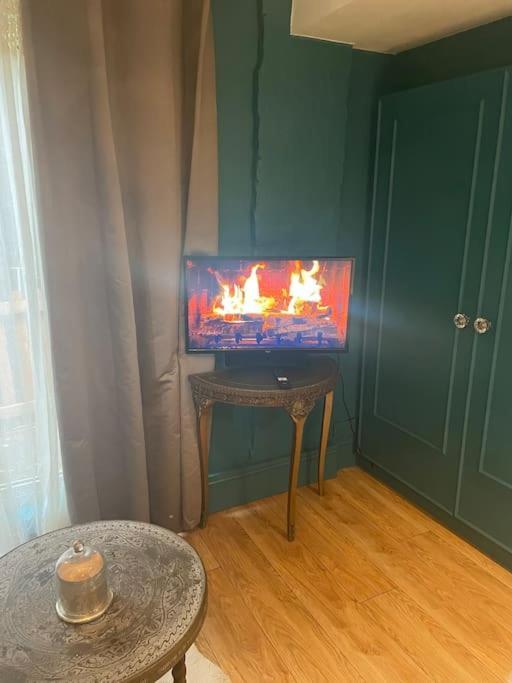 HarvingtonThe Big Cosy Boudoir Bed + Hot Tub公寓 外观 照片